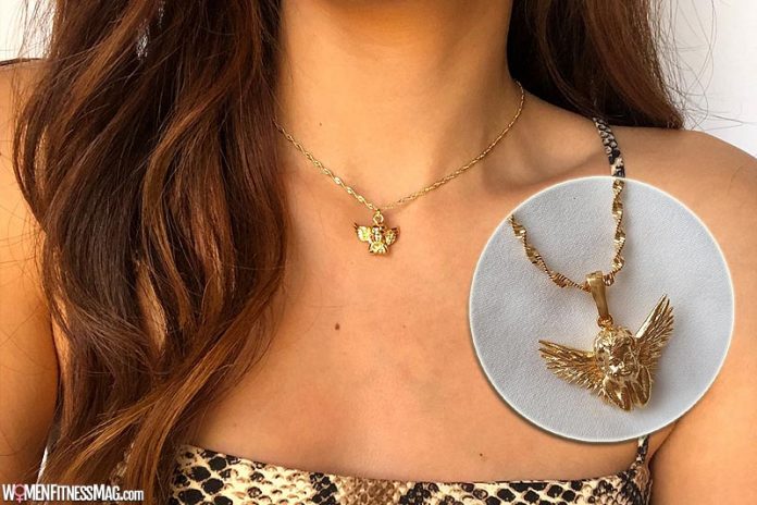 Fashion 2022 – Angels Necklace Trendy Again