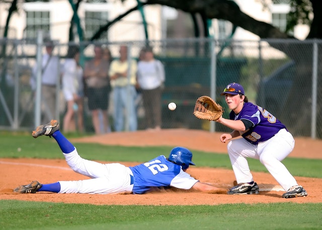 The Art Of Catching – A Guide To Mastering The Baseball Catcher Position