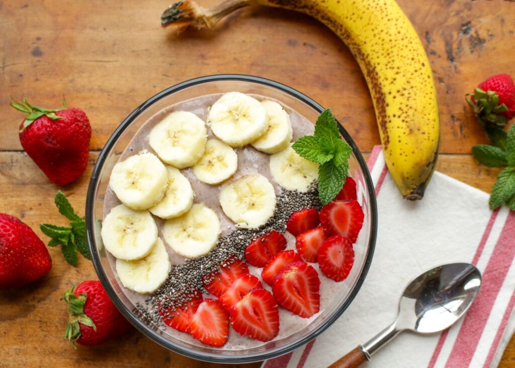 Strawberry Banana Chia Smoothie Bowl