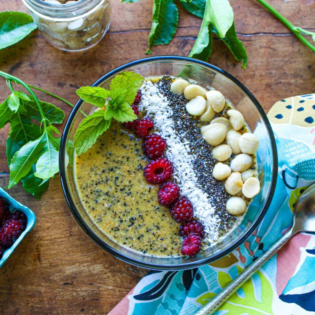 Passionfruit Smoothie Bowl