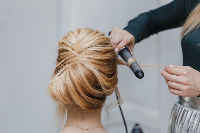 How to Get the Best Updos for Short, Thin Hair