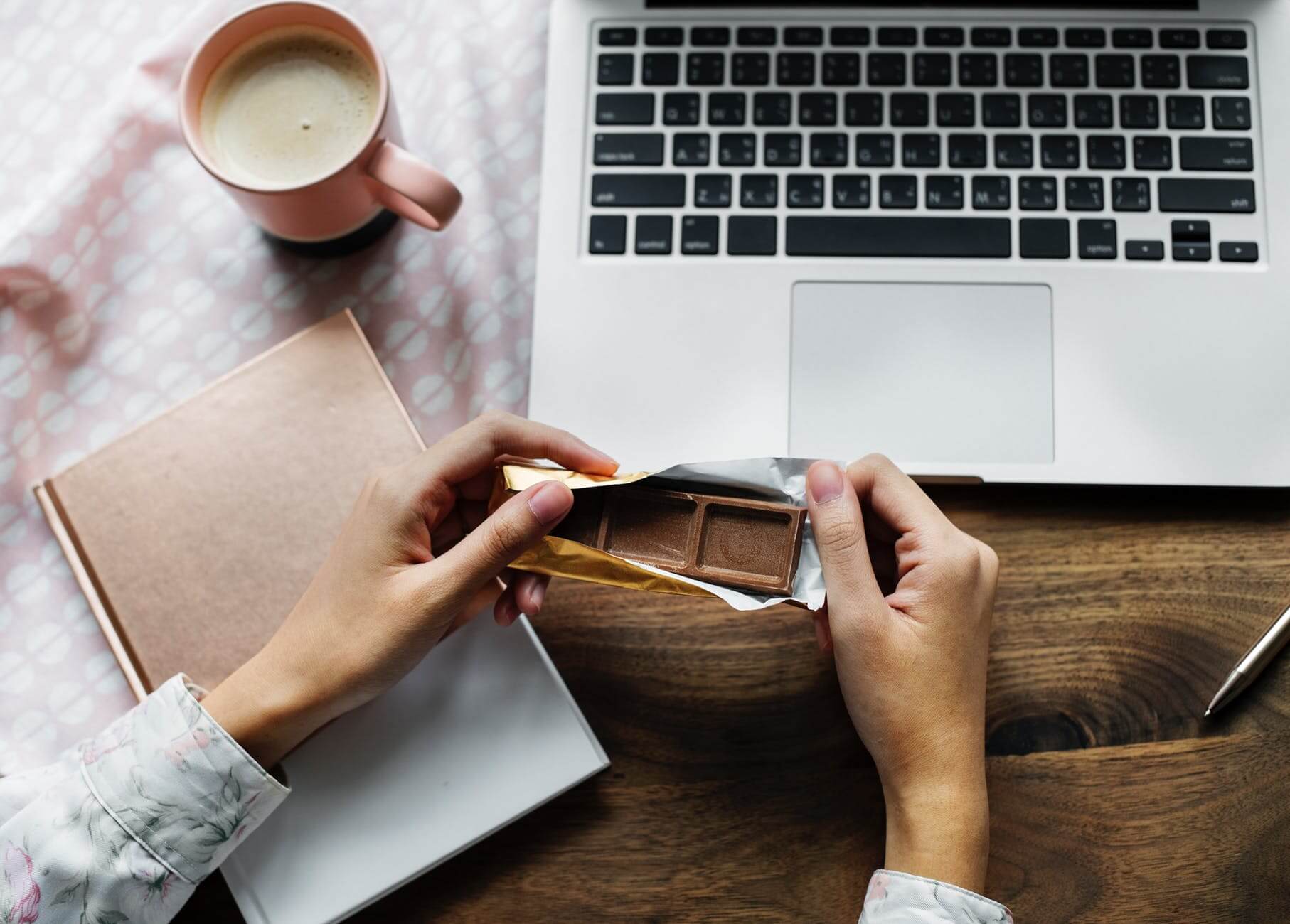 How to Lose Weight With a Desk Job (2023)