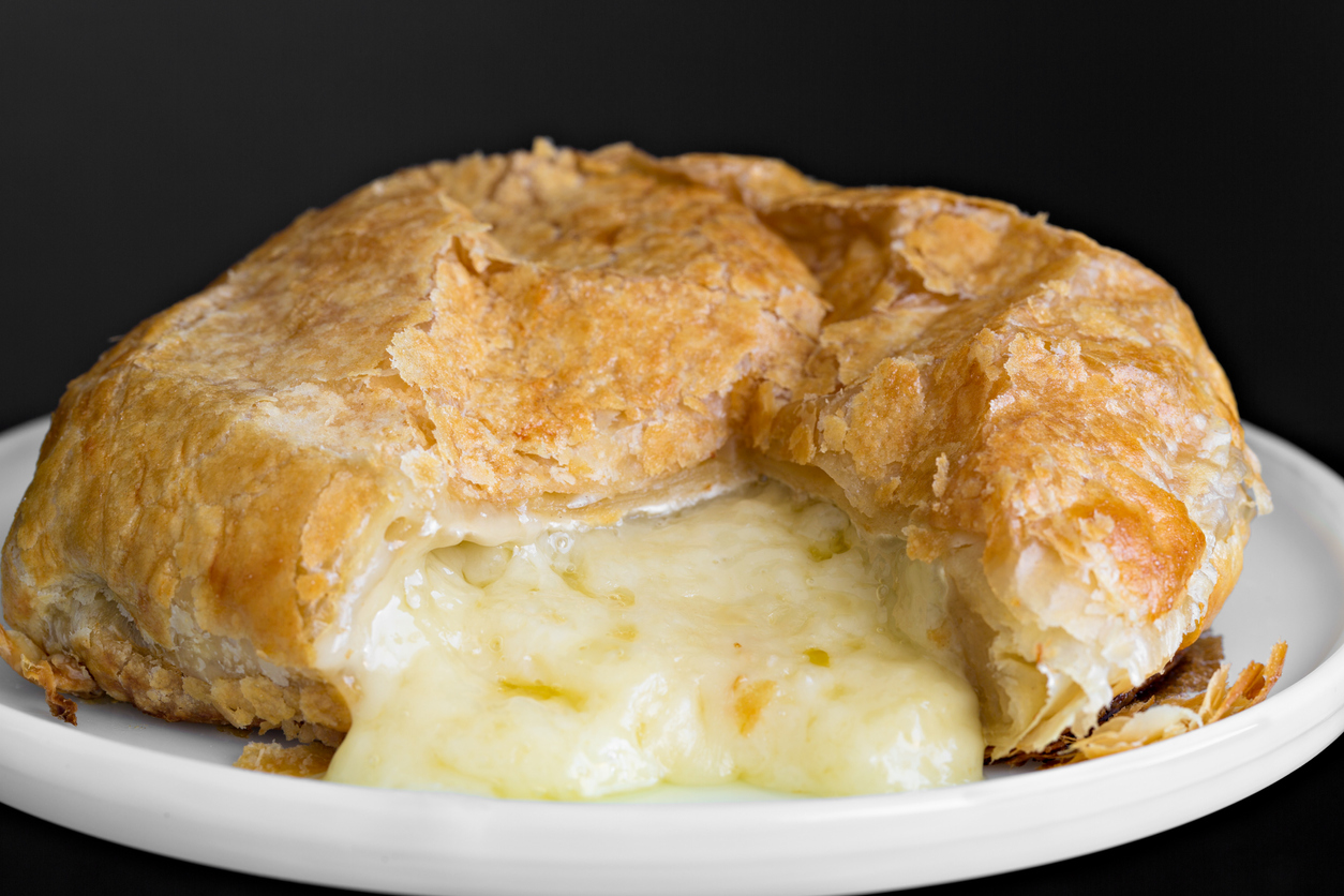 Surprisingly Simple Baked Brie Appetizer