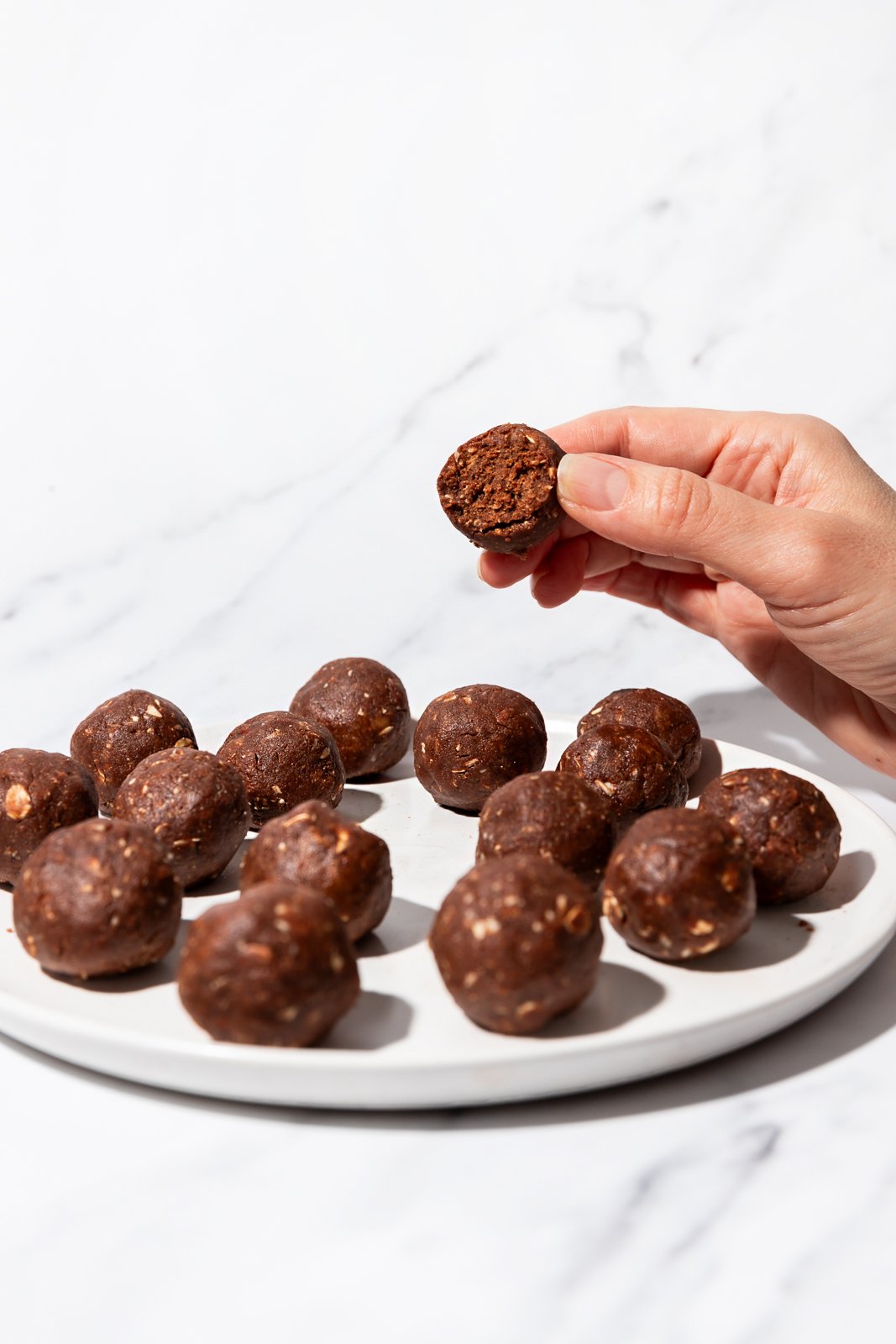 10 Minute Chocolate Protein Balls (vegan)