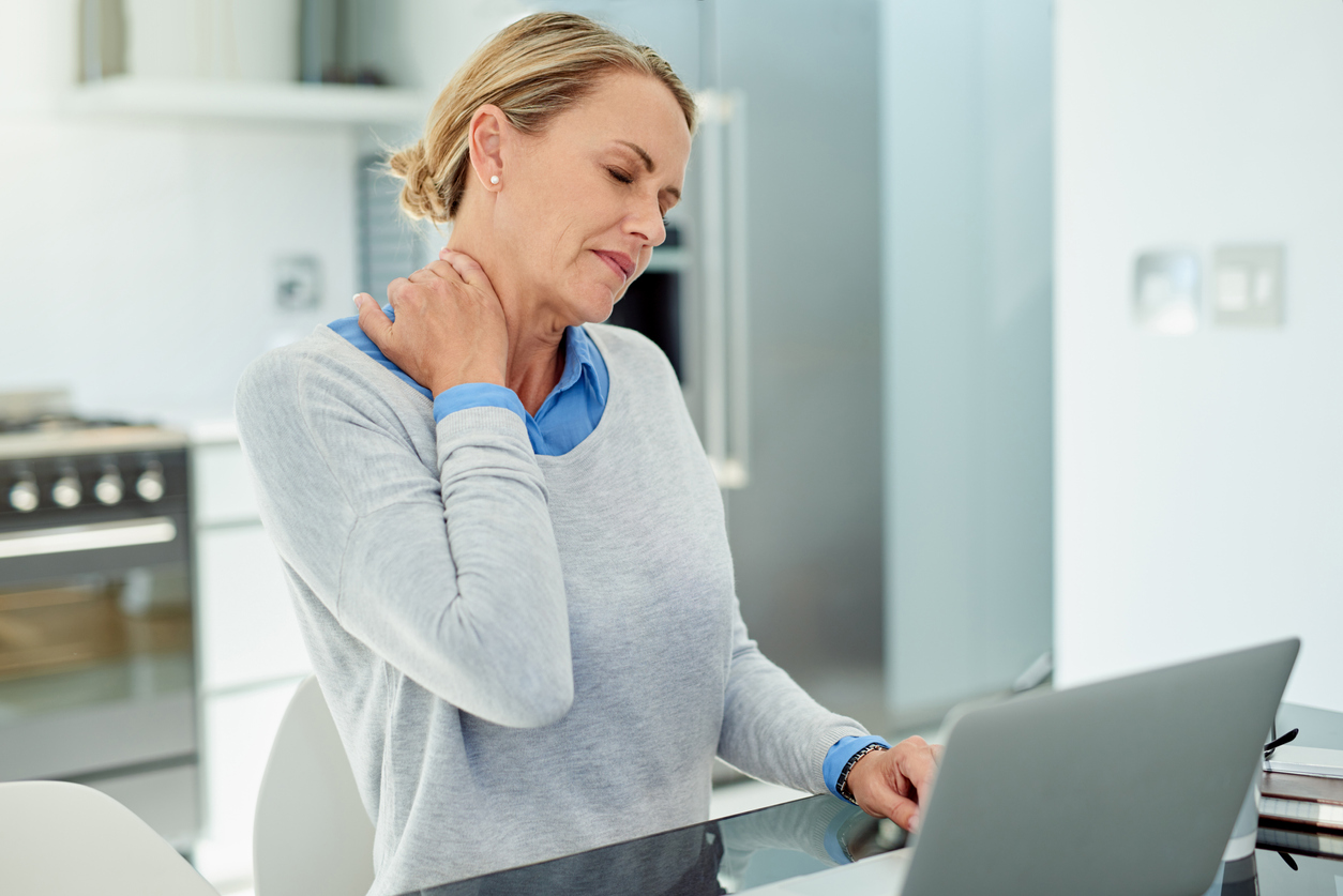 Stop Pain Caused by Text Neck Syndrome – Prime Women