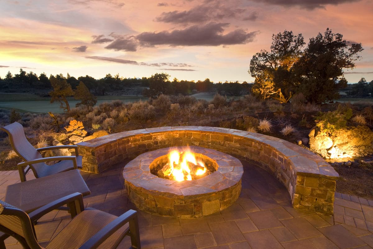 Fire Pit Ideas: Light It Up!
