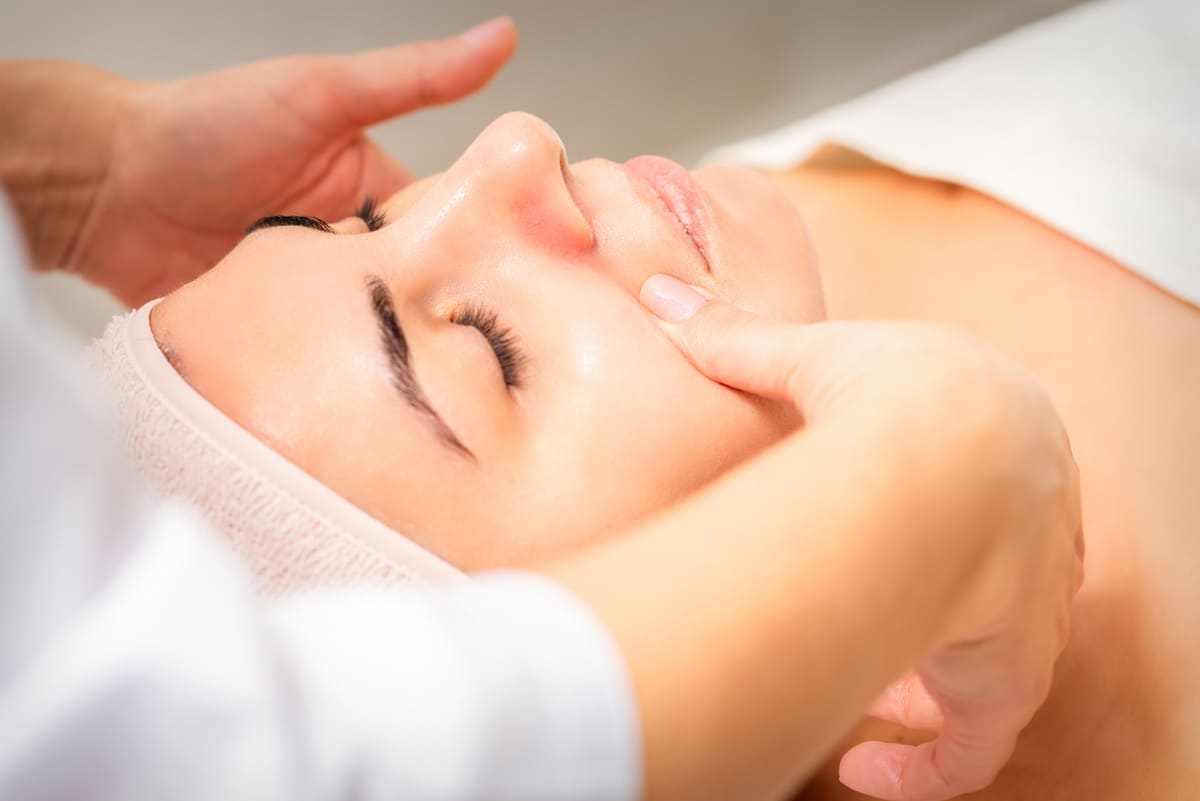 How to Perform a Lymphatic Drainage Massage on Your Face